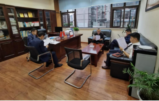 把党建责任扛在肩上